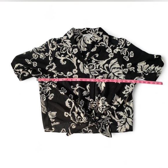 Elegant Black and White Floral Button Down Shirt - Picture 6 of 8